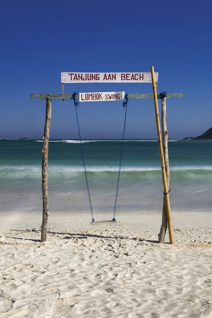 Peaceful coast for parents-to-be in Lombok